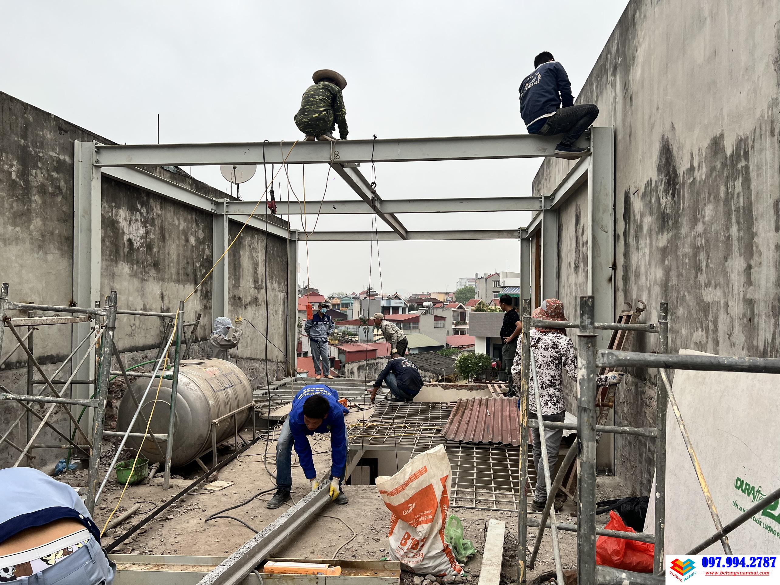 Sửa nhà bằng khung thép tiền chế và sàn bê tông nhẹ tại Hà Nội